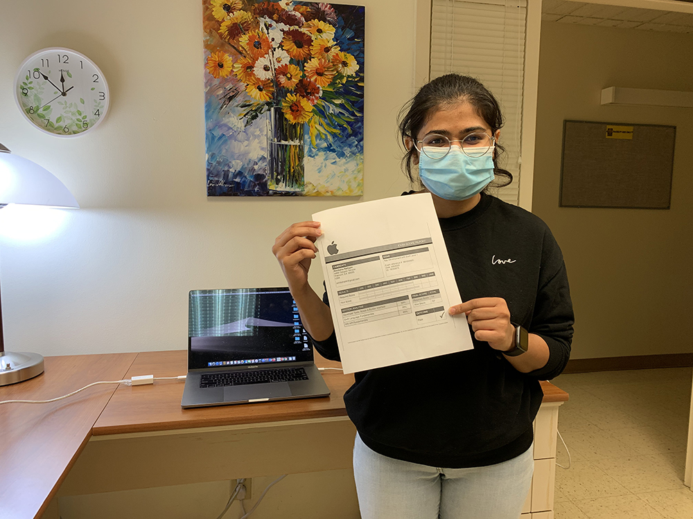Students holds Apple Certification
